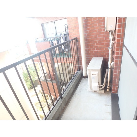 13/22 バルコニー