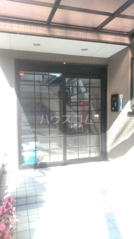 25/30 エントランス