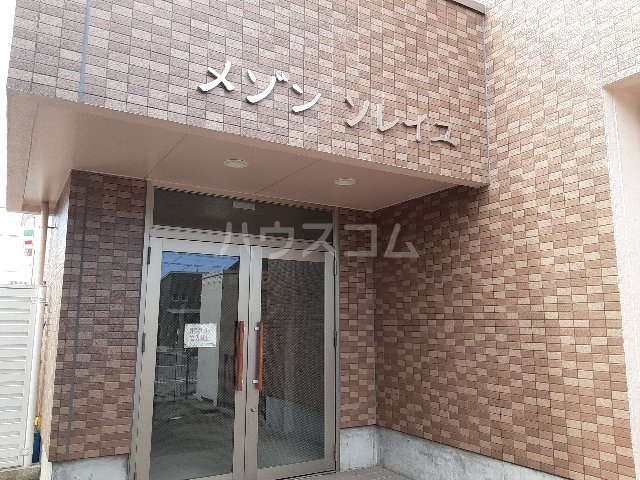 23/29 エントランス