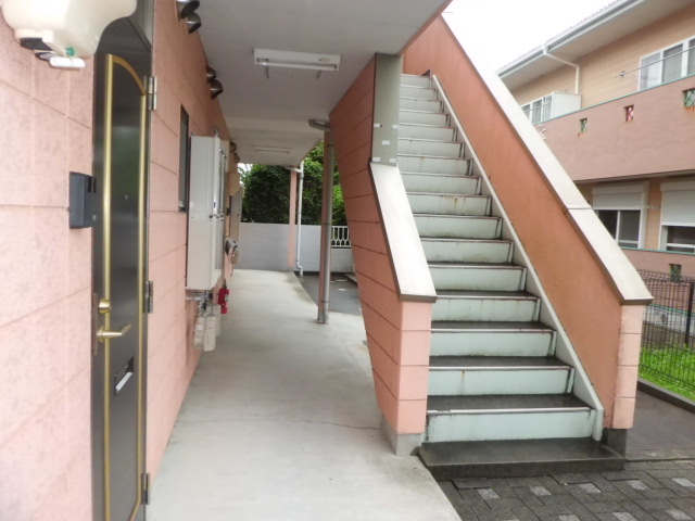 22/28 エントランス