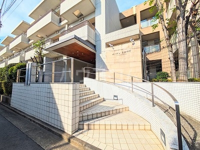 21/25 エントランス