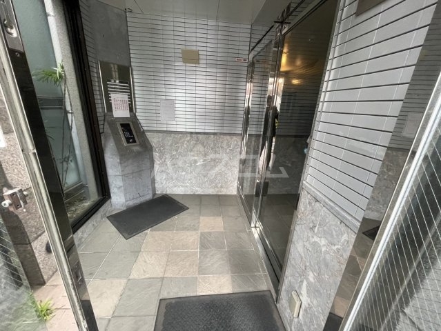 2/4 エントランス