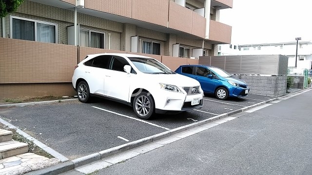 19/26 駐車場