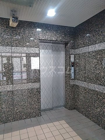 19/29 エントランス