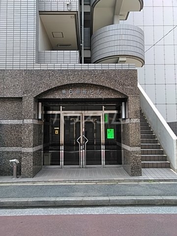 20/29 エントランス