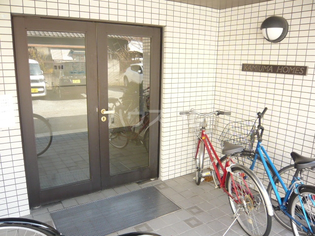 28/30 エントランス