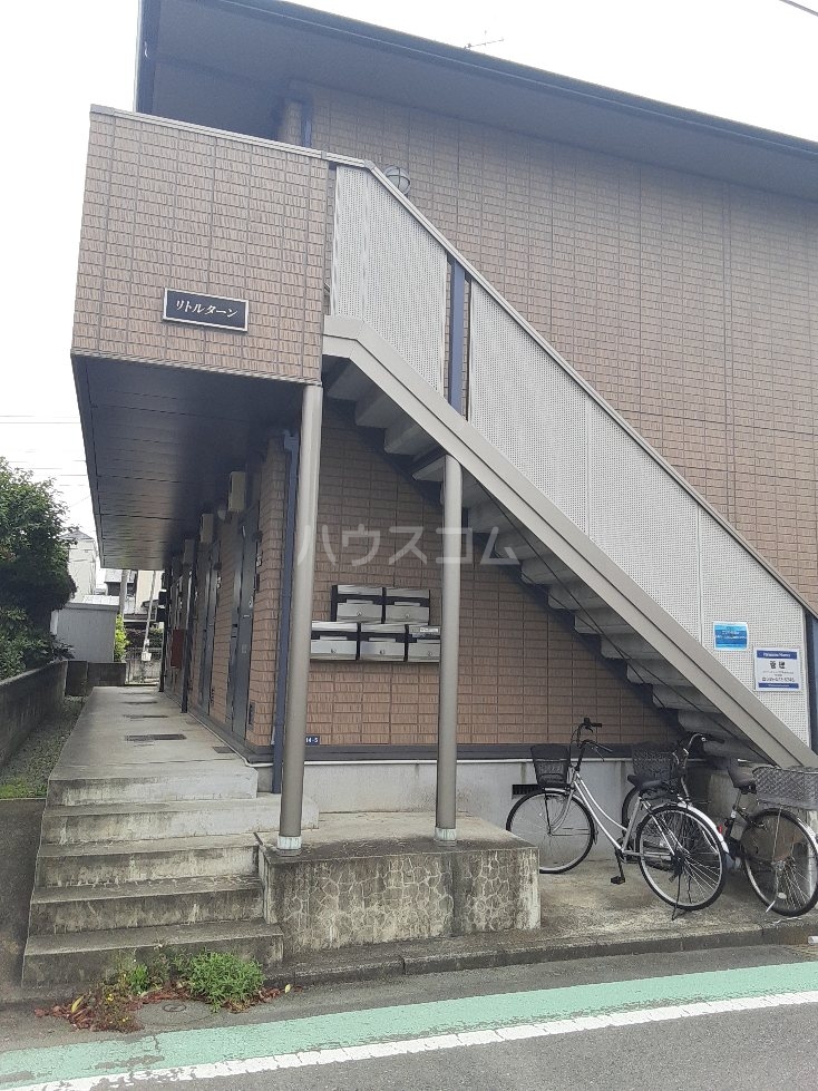 28/30 エントランス