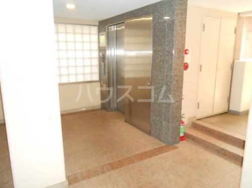 26/30 エントランス