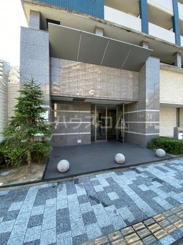 19/25 エントランス