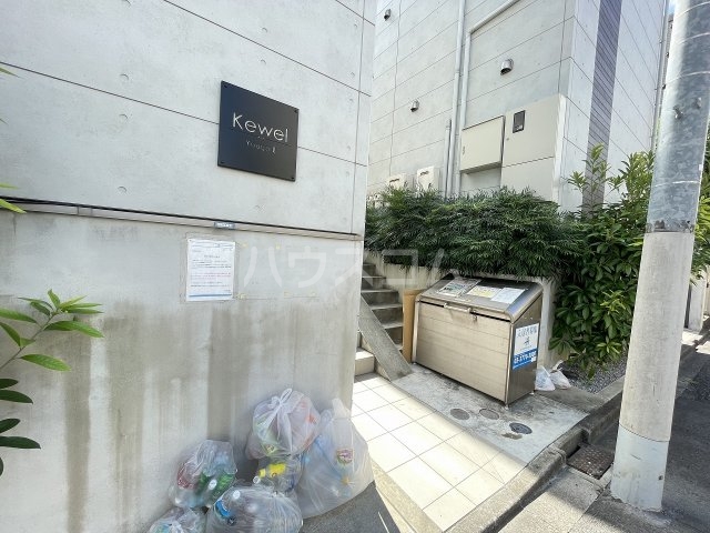 21/30 エントランス