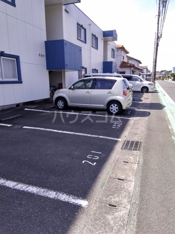 23/30 駐車場