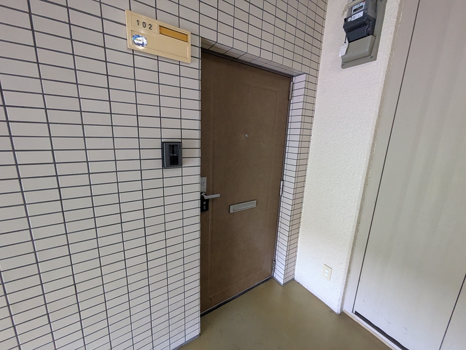 20/30 エントランス