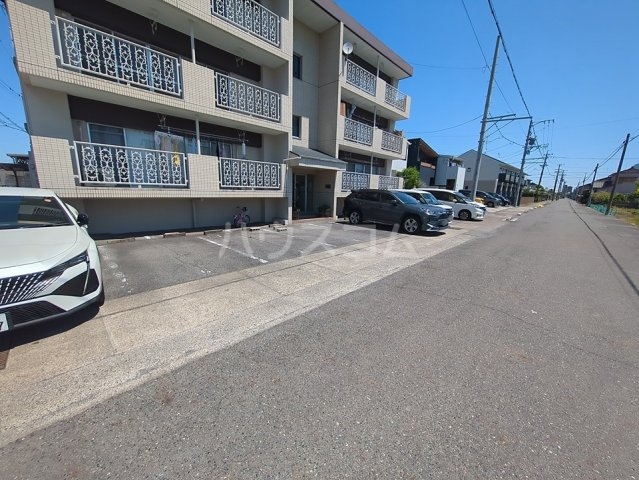 2/6 駐車場