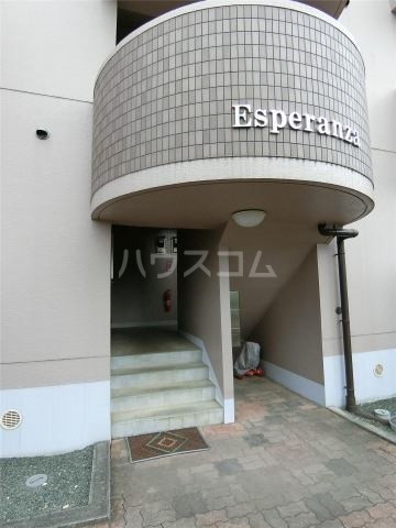 21/22 エントランス