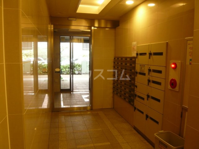 16/25 エントランス