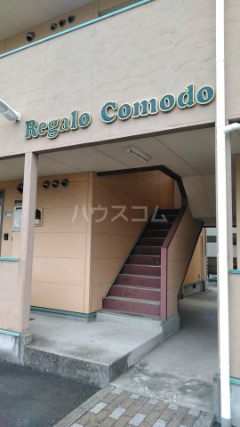 18/29 エントランス