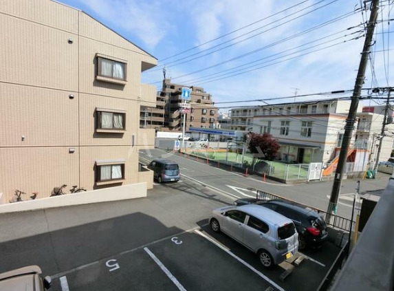 16/22 駐車場