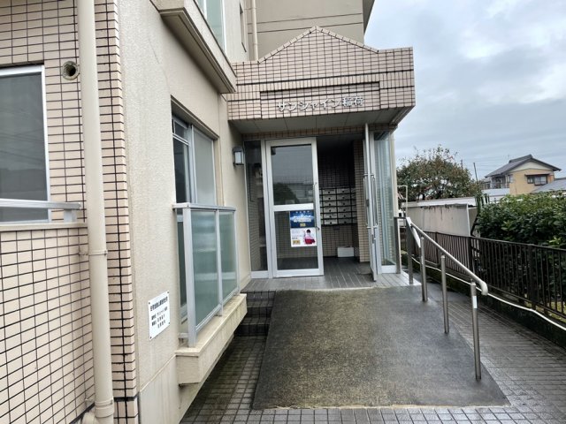 22/30 エントランス