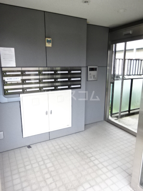 22/30 エントランス