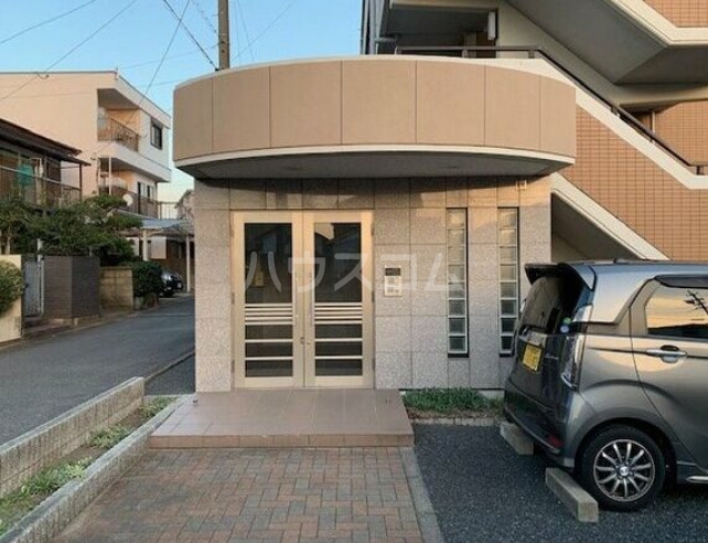 16/26 エントランス