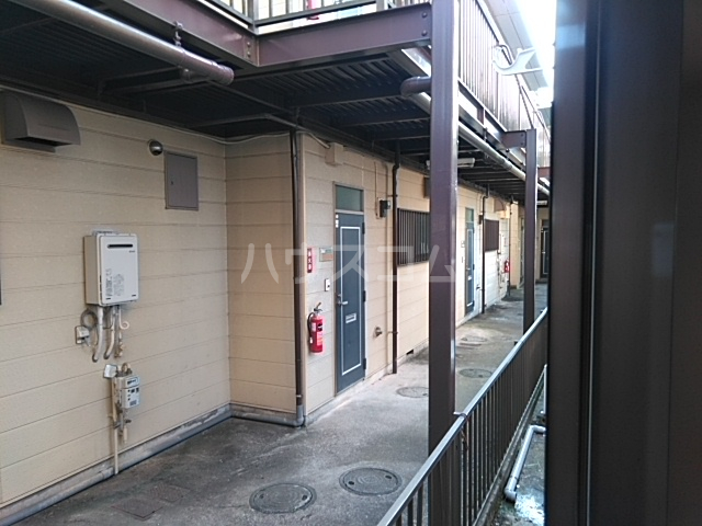 25/30 エントランス