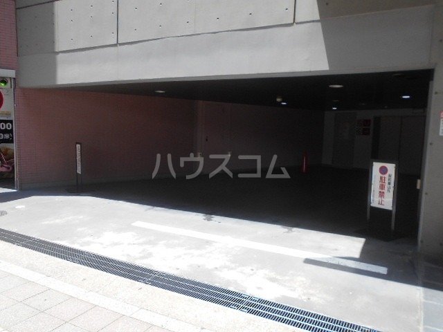 27/30 駐車場