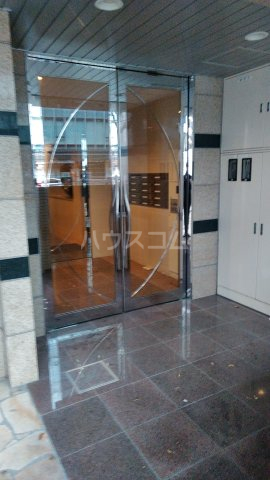 23/29 エントランス