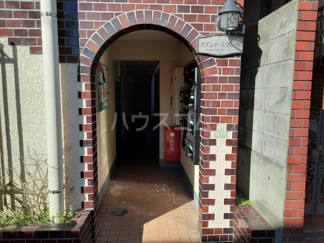 28/30 エントランス