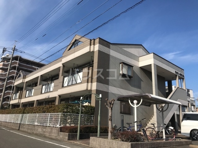 20/21 エントランス