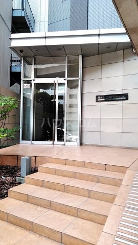 21/30 エントランス