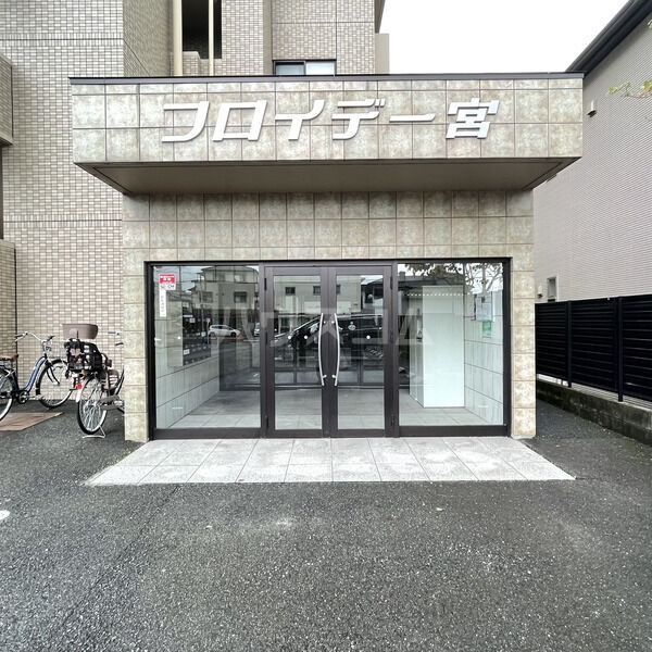 17/19 エントランス