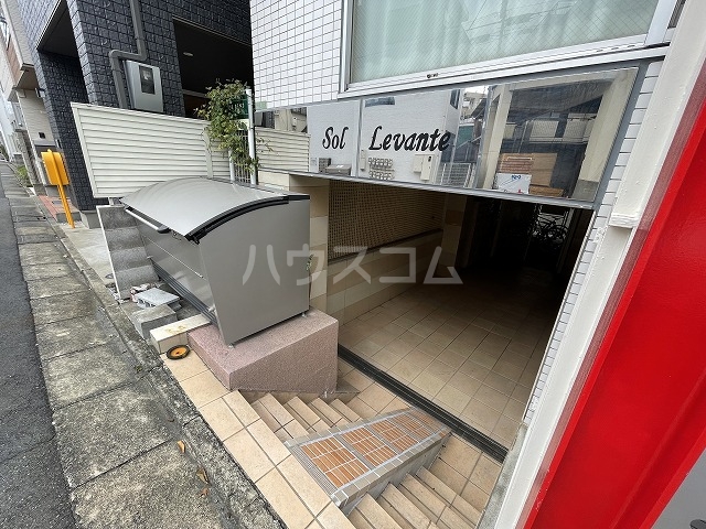 21/29 エントランス