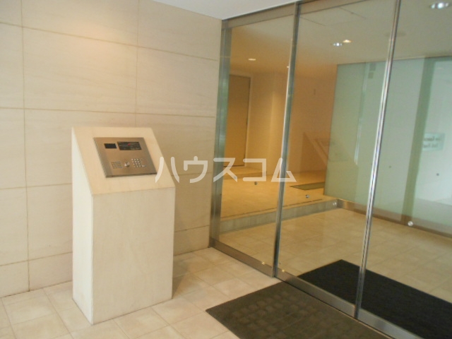 21/30 エントランス