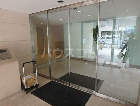 25/30 エントランス