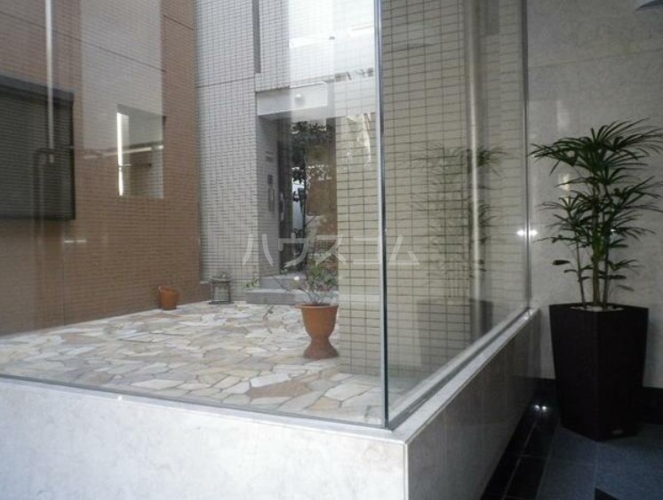 16/26 エントランス