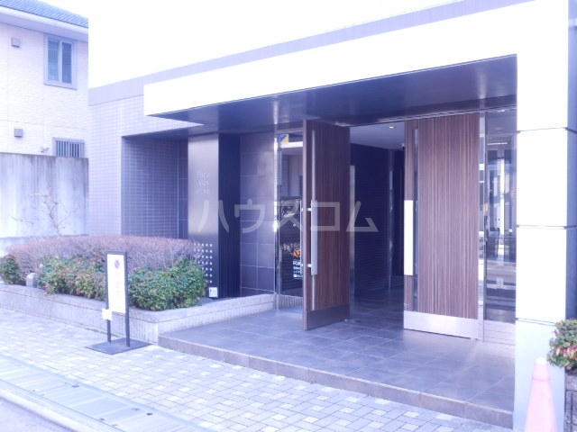 25/30 エントランス