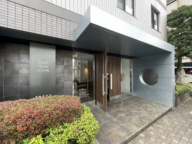 21/30 エントランス