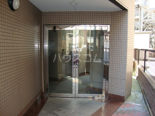 17/26 エントランス