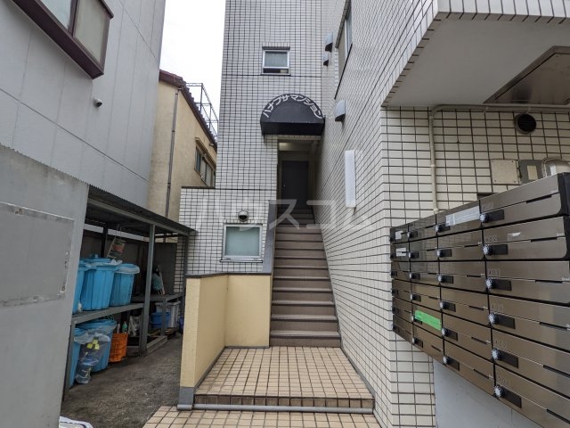 15/25 エントランス