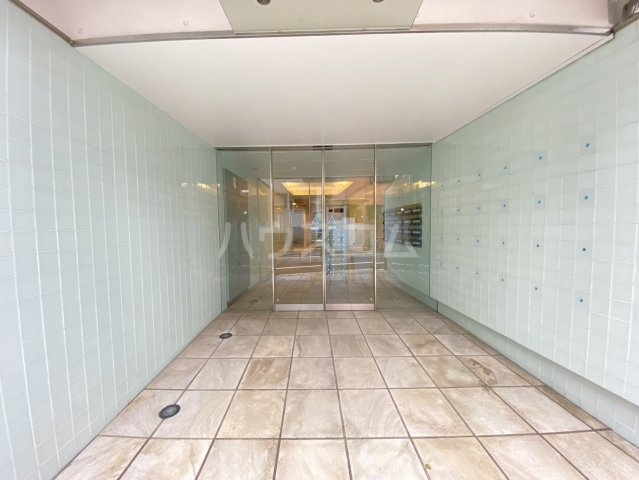 21/26 エントランス