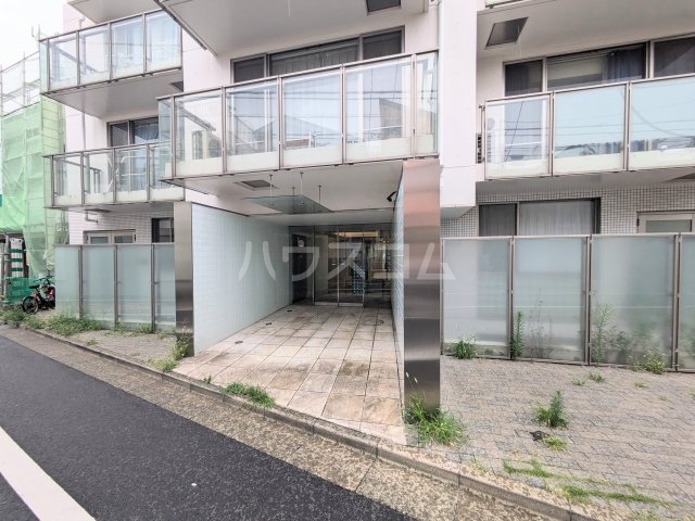 21/26 エントランス