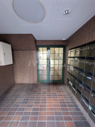 17/27 エントランス