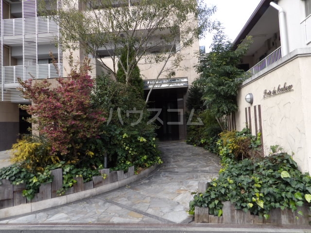 16/25 エントランス