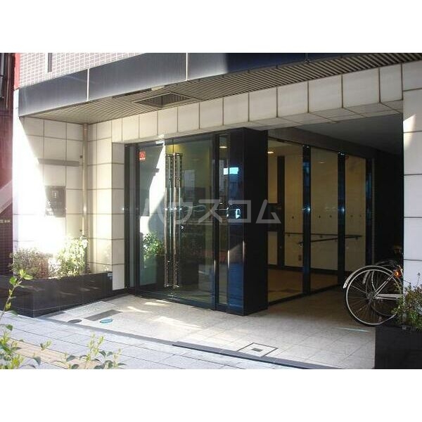 16/25 エントランス