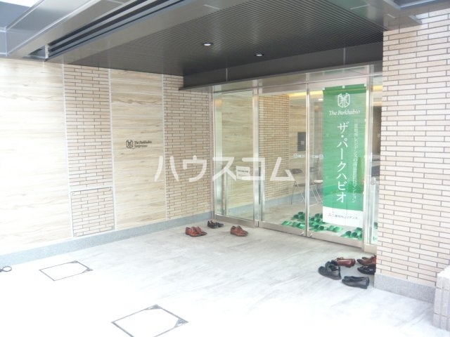 18/28 エントランス