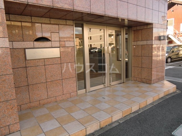 16/26 エントランス