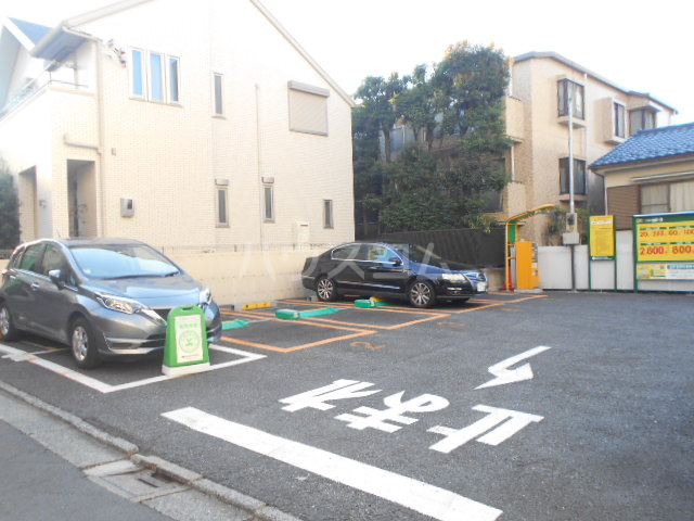 20/23 駐車場