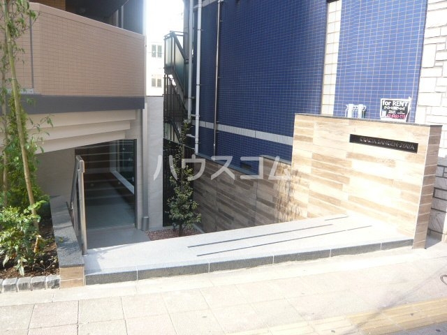 22/30 エントランス