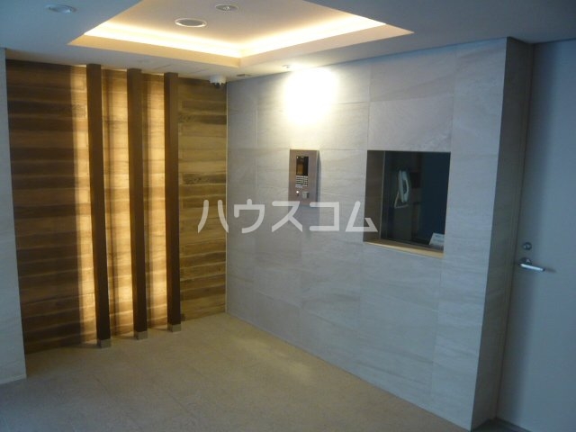 20/30 エントランス