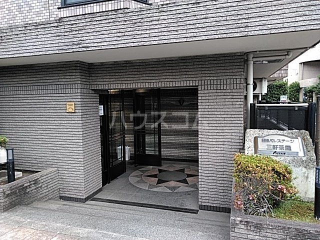 25/30 エントランス